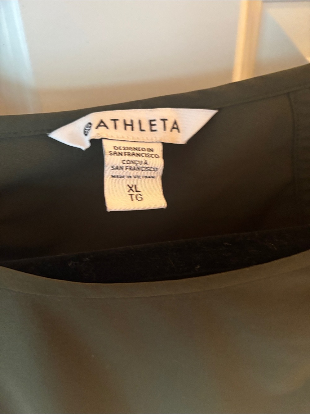Women’s stretch satin Athleta Olive Sleeveless Tank Top - Picture 2 of 3